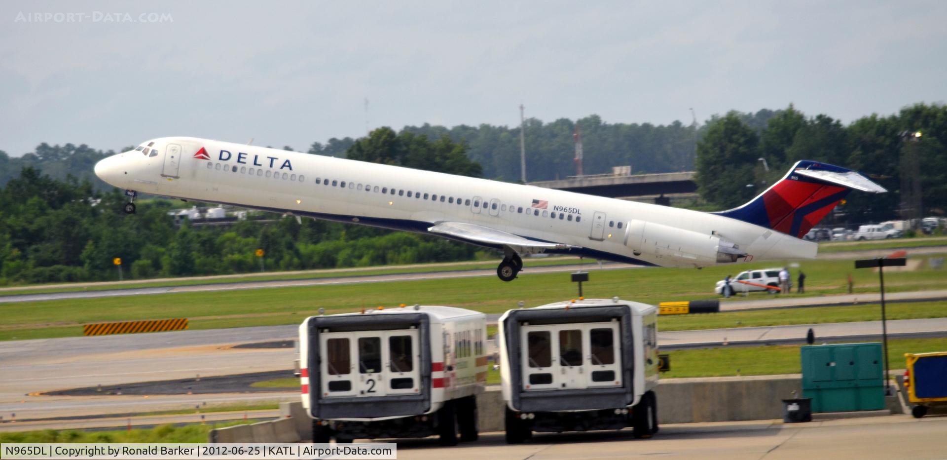 N965DL, 1990 McDonnell Douglas MD-88 C/N 49984, Takeoff AATL