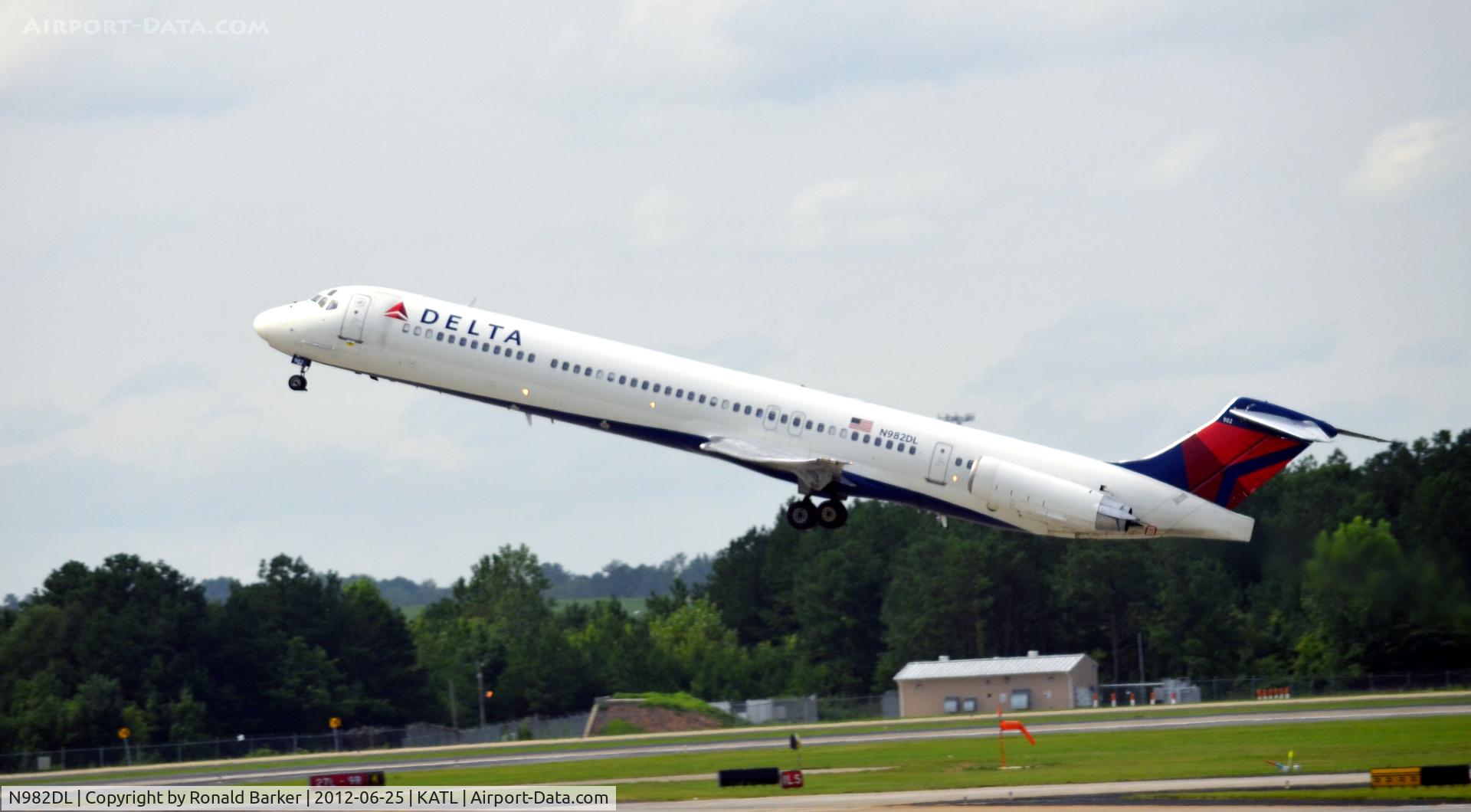 N982DL, 1991 McDonnell Douglas MD-88 C/N 53273, Takeoff ATL