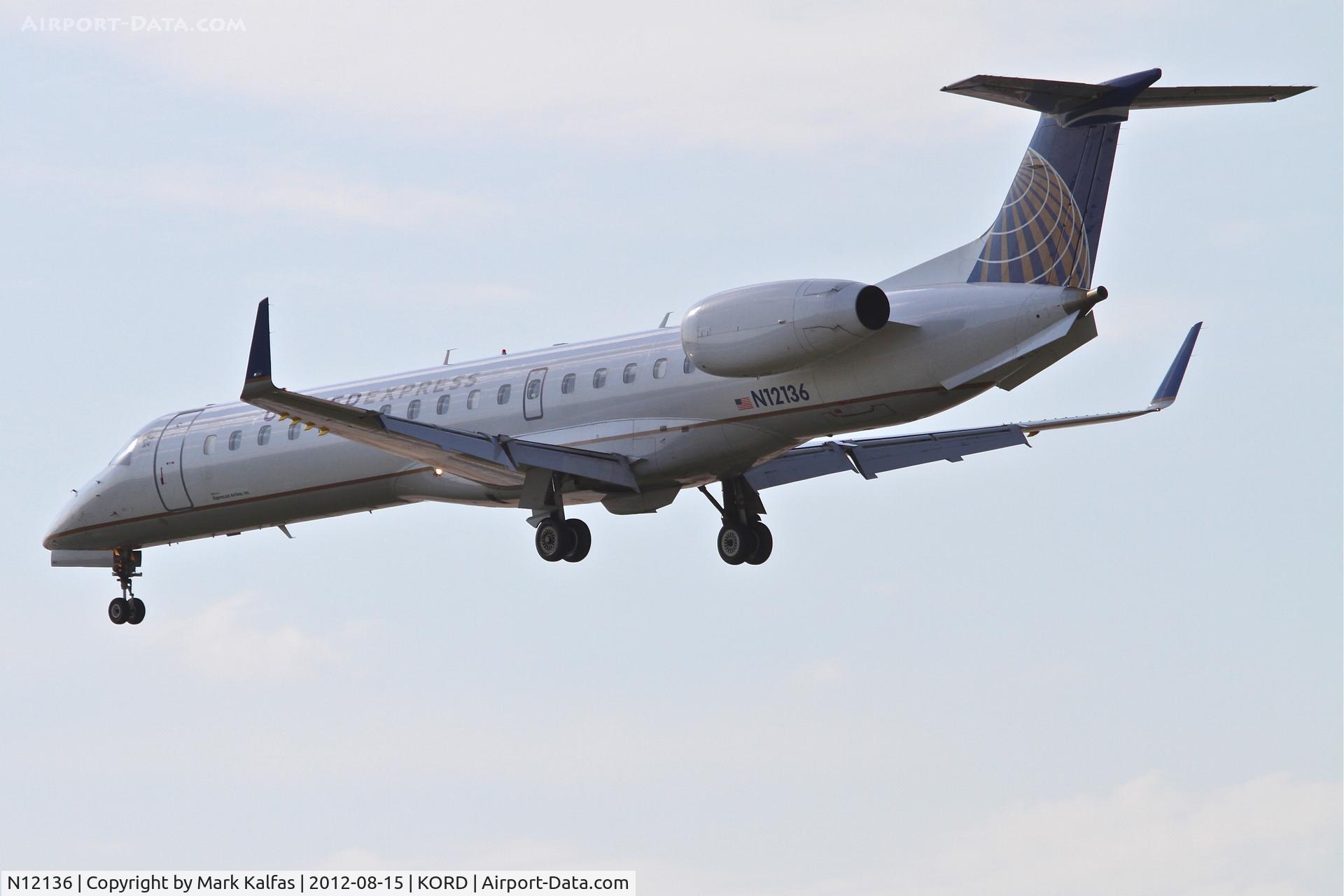 N12136, 2003 Embraer ERJ-145XR (EMB-145XR) C/N 145719, ExpressJet/United Express Embraer EMB-145XR, ASQ6171 arriving from St. Louis/KSTL, RWY 28 approach KORD.