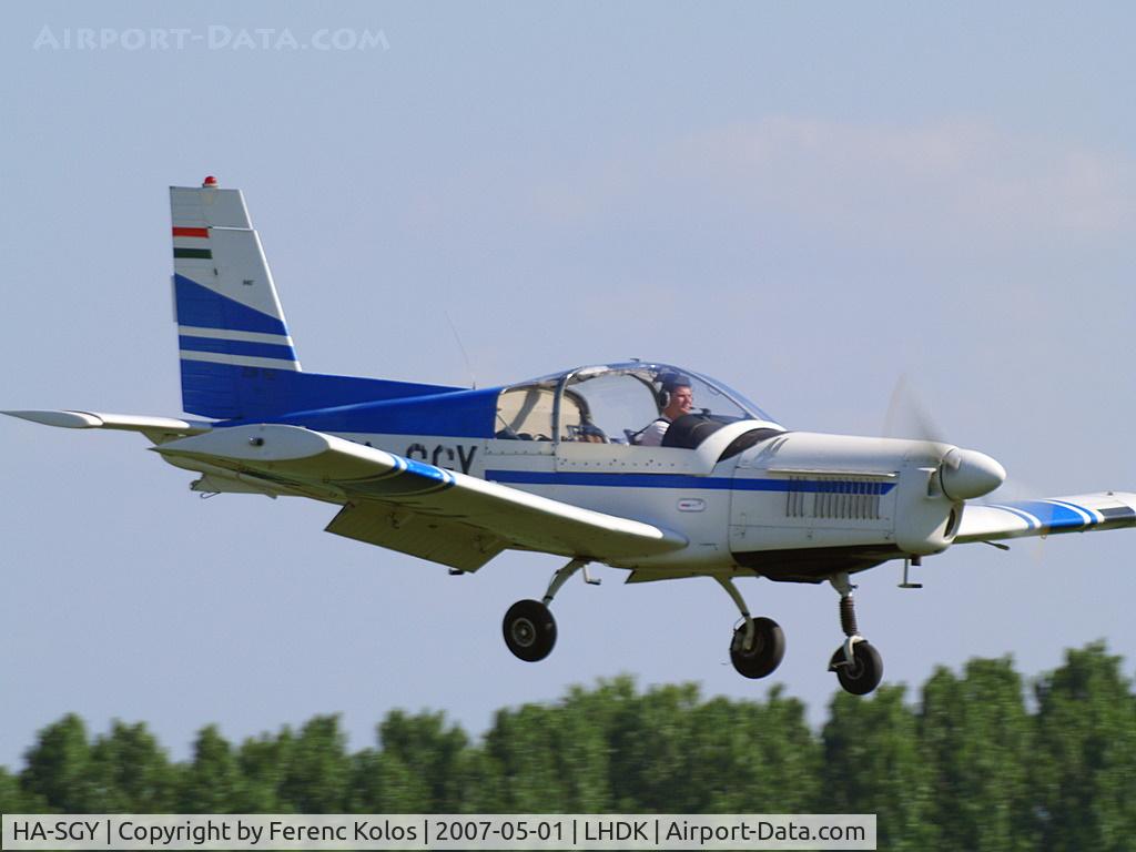 HA-SGY, 1989 Zlin Z-142 C/N 0487, Dunakeszi