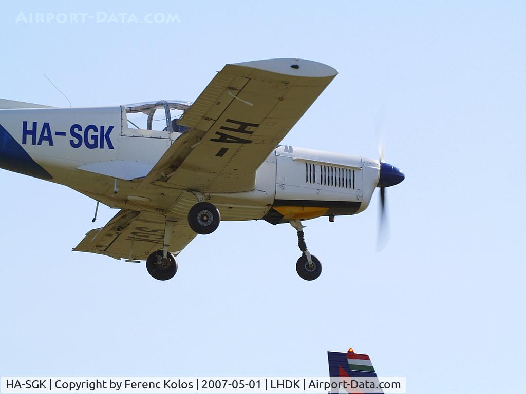 HA-SGK, 1982 Zlin Z-142 C/N 0346, Dunakeszi