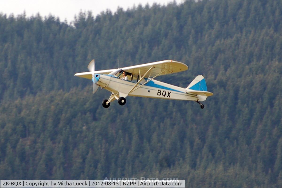 ZK-BQX, Piper PA-18 C/N 18-5764, At Paraparaumu