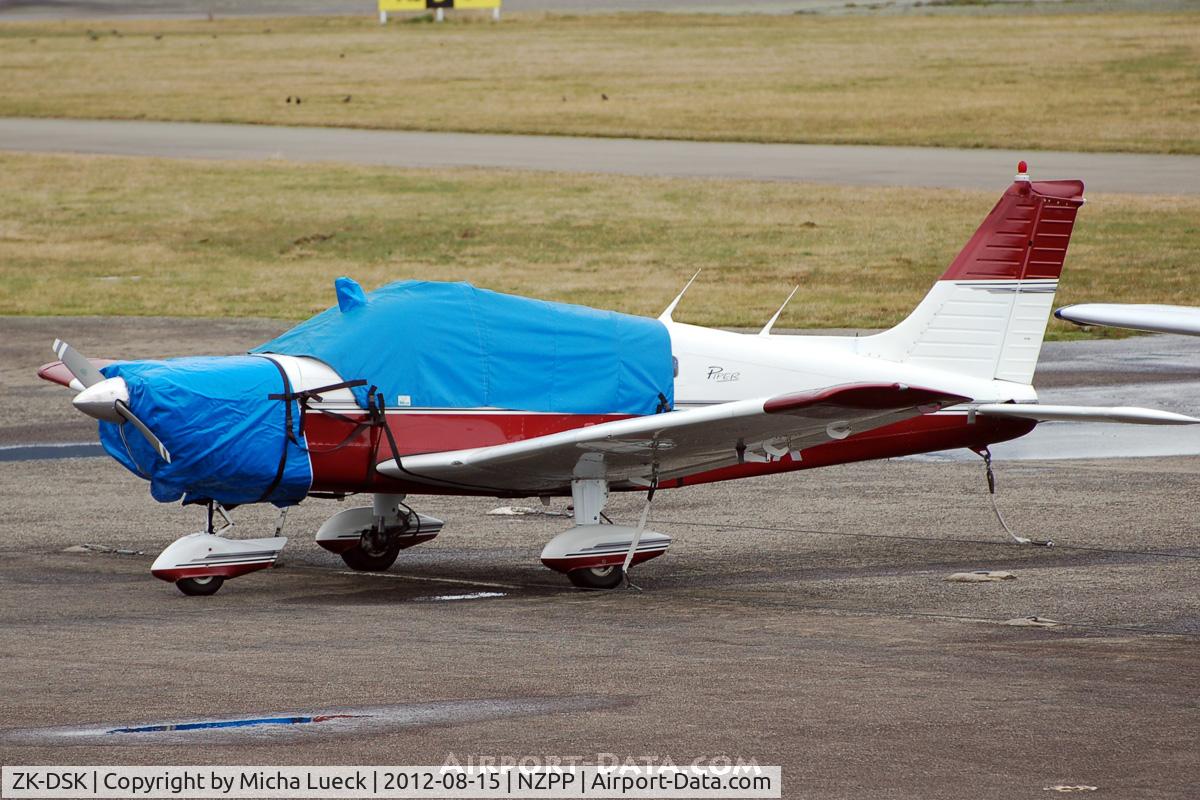 ZK-DSK, Piper PA-28-151 C/N 28-7415479, At Paraparaumu