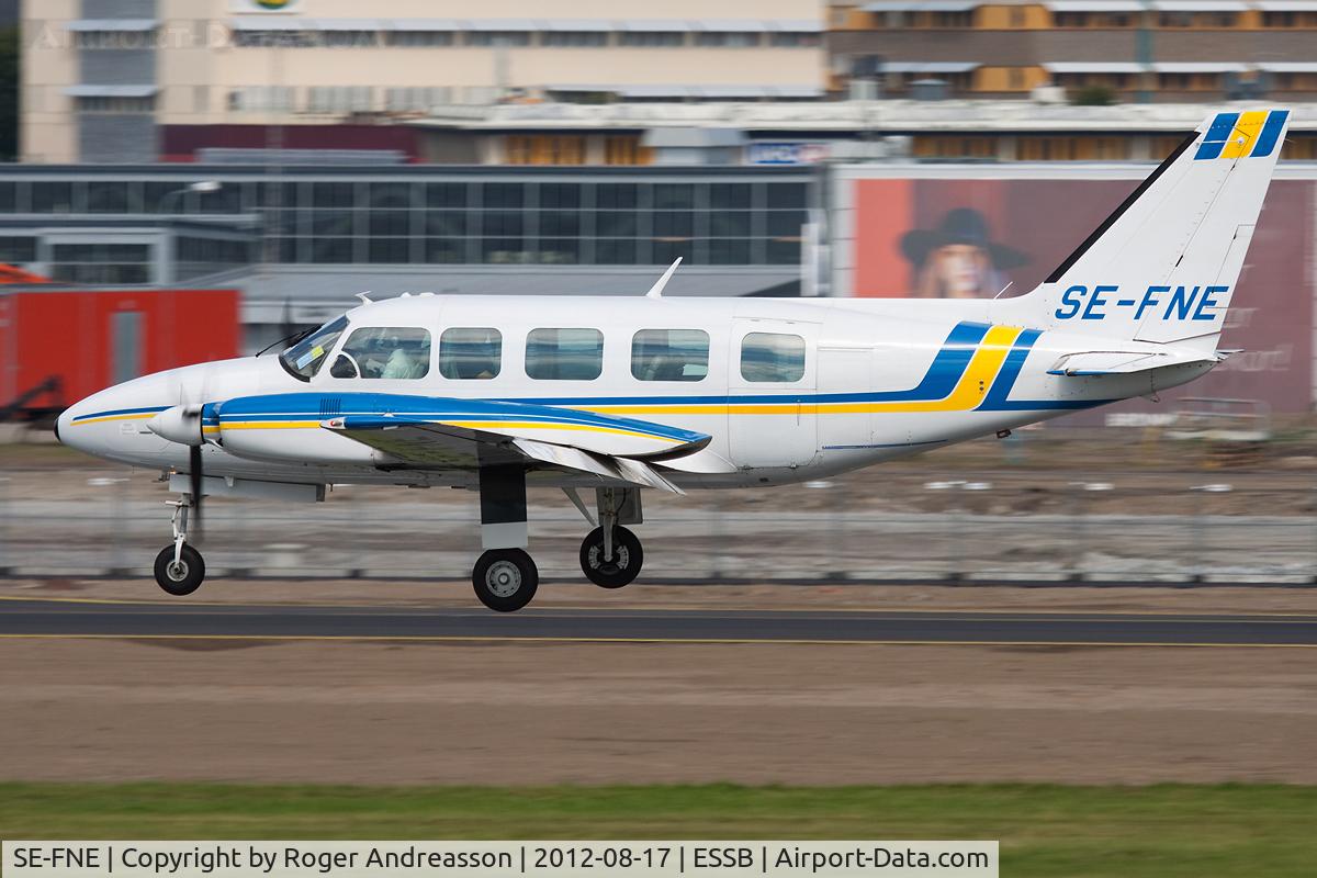 SE-FNE, Piper PA-31-350 Chieftain C/N 317405434, Owned and operated by Jonair