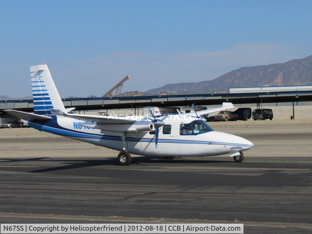 N67SS, 1967 Aero Commander 500-U C/N 1727-30, Taxiing eastbound