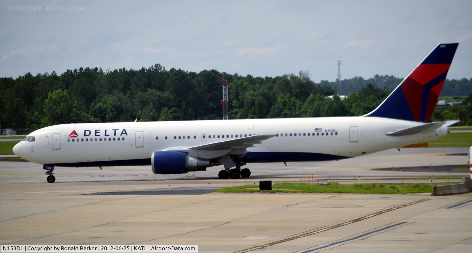 N153DL, 1990 Boeing 767-3P6 C/N 24985, Taxi ATL
