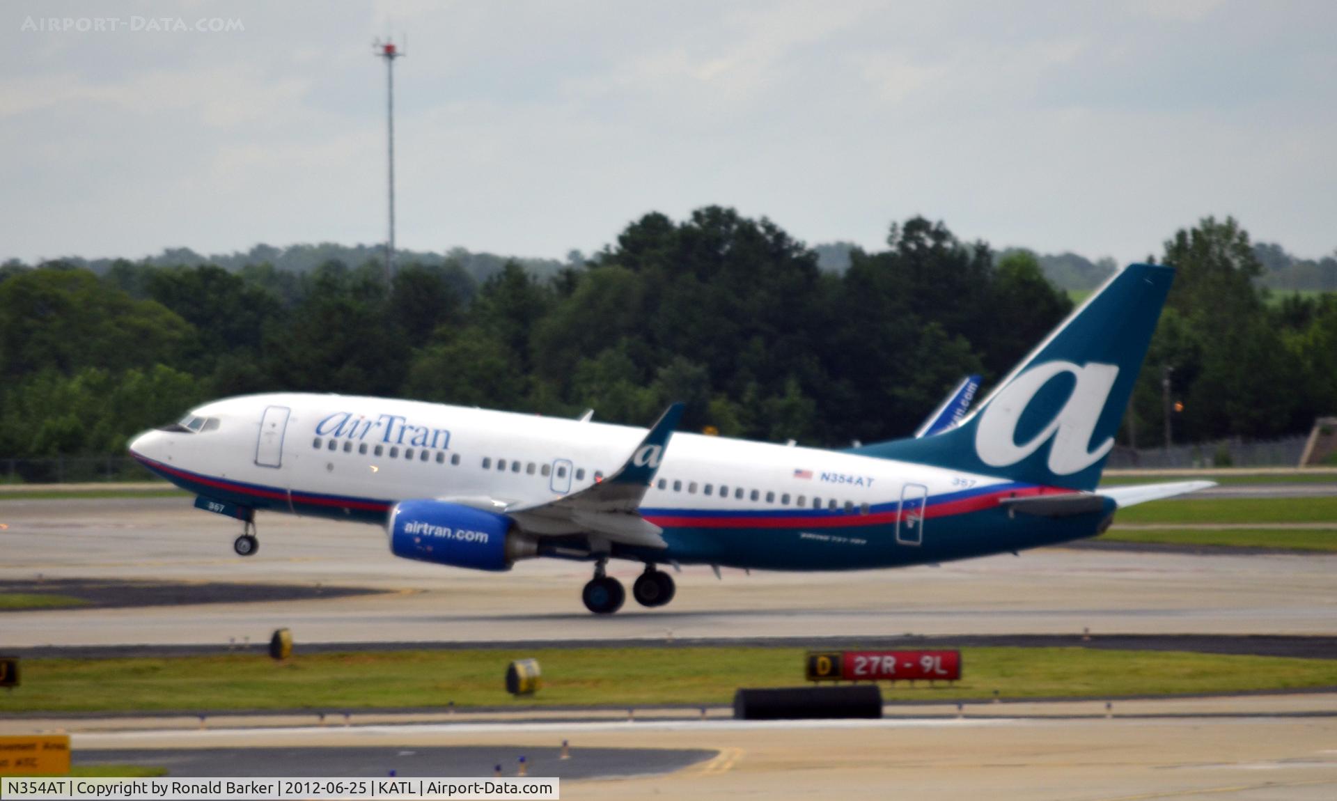 N354AT, 2009 Boeing 737-7BD C/N 36725, Takeoff ATL