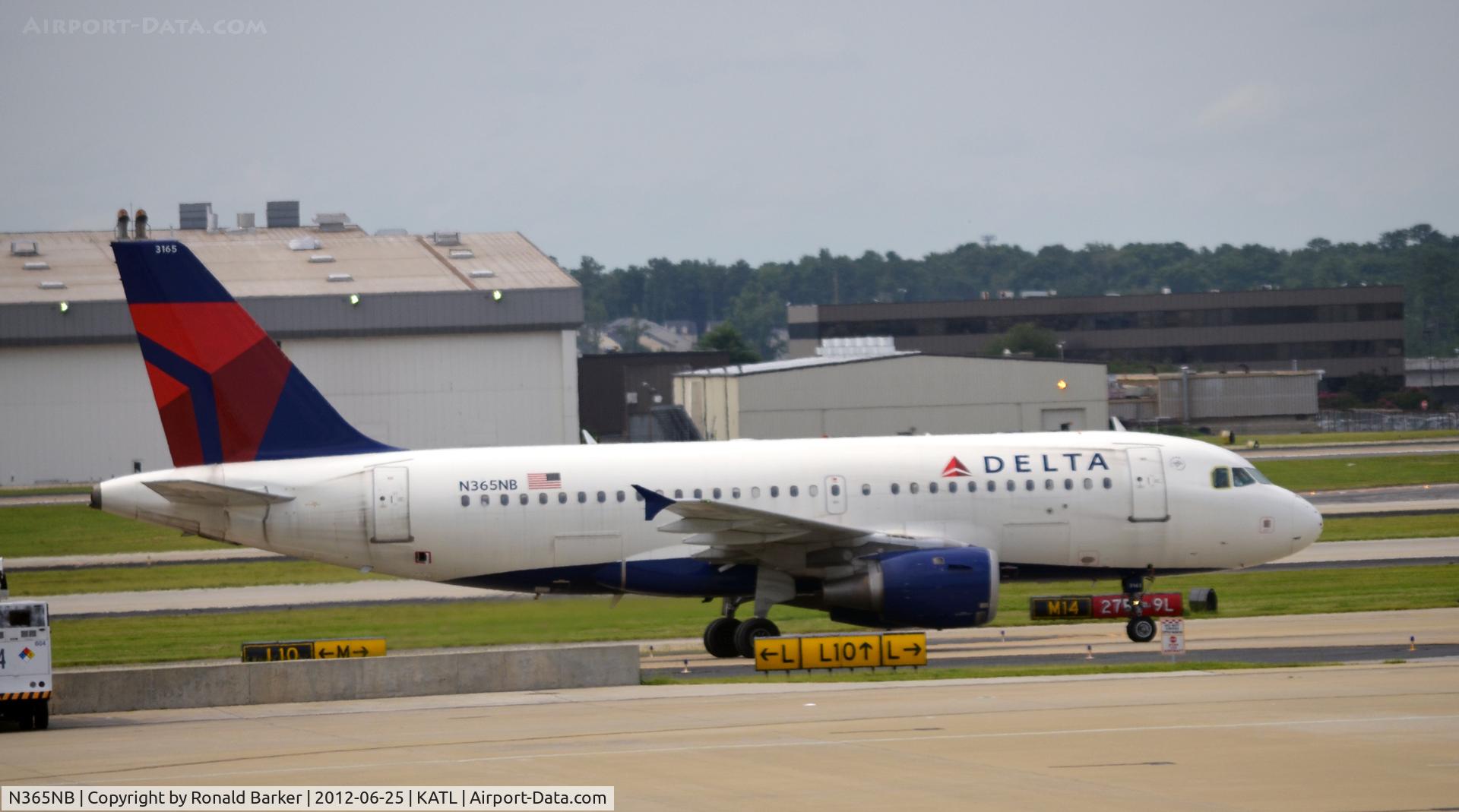 N365NB, 2003 Airbus A319-114 C/N 2013, Taxi ATL