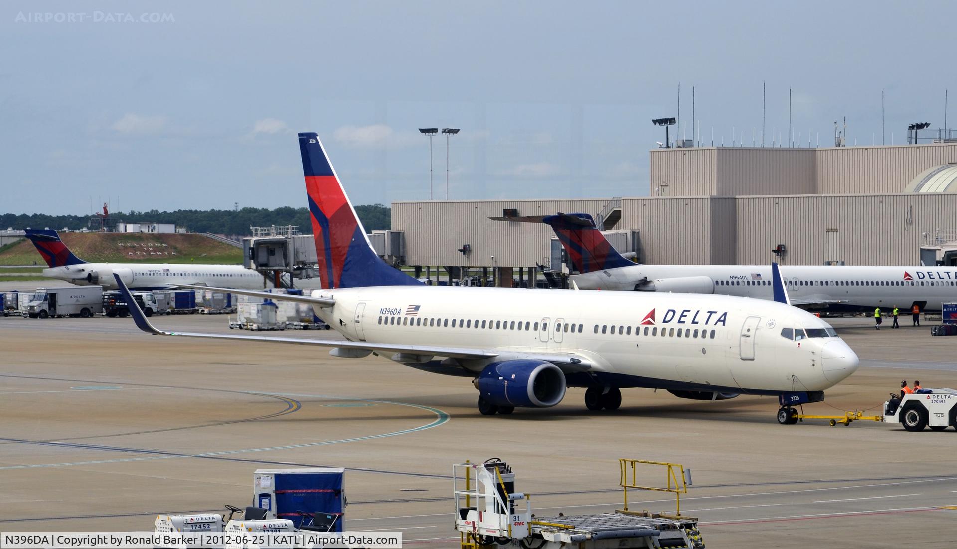 N396DA, 2000 Boeing 737-832 C/N 30378, Atlanta