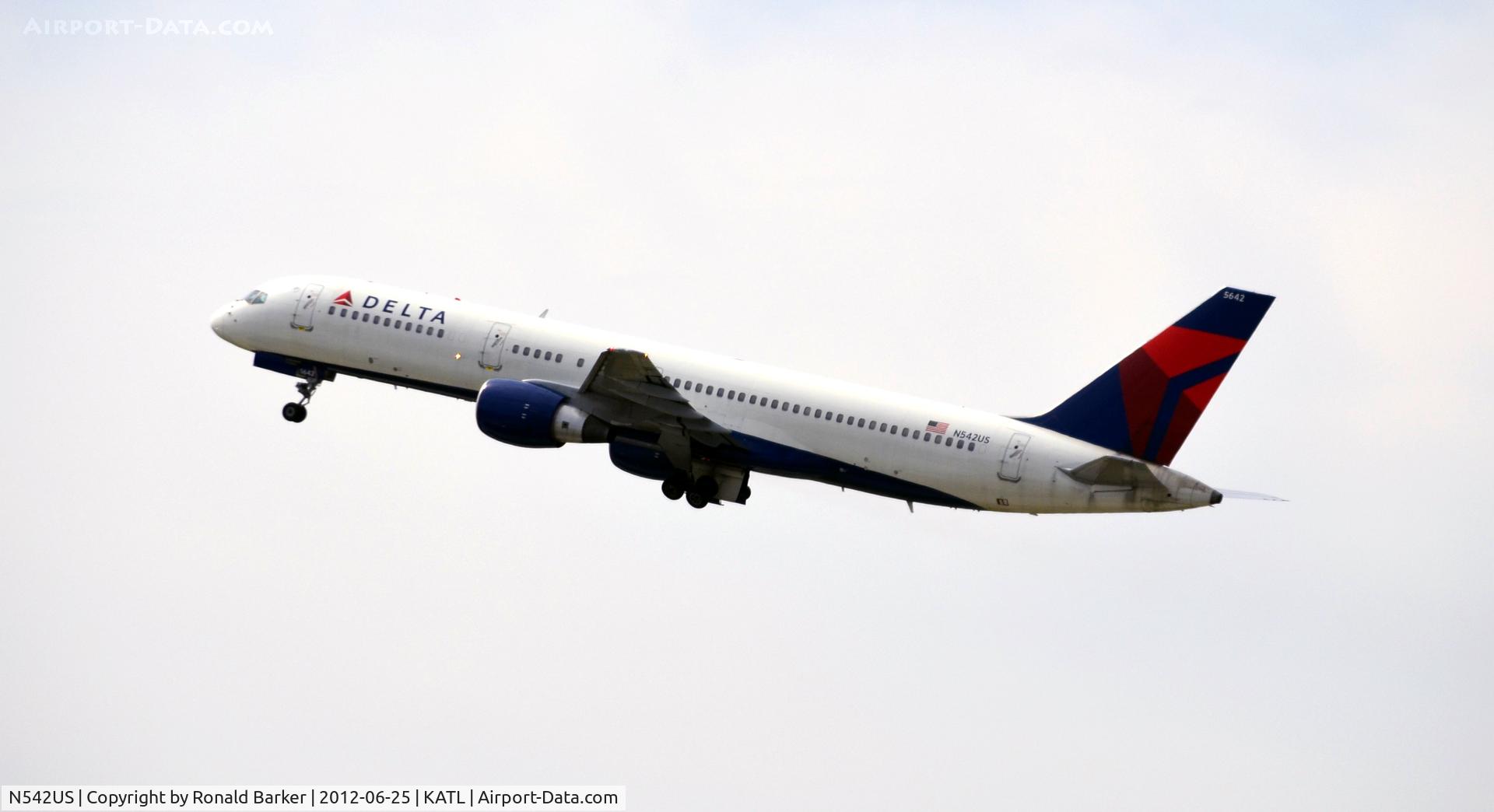 N542US, 1996 Boeing 757-251 C/N 26489, Takeoff ATL