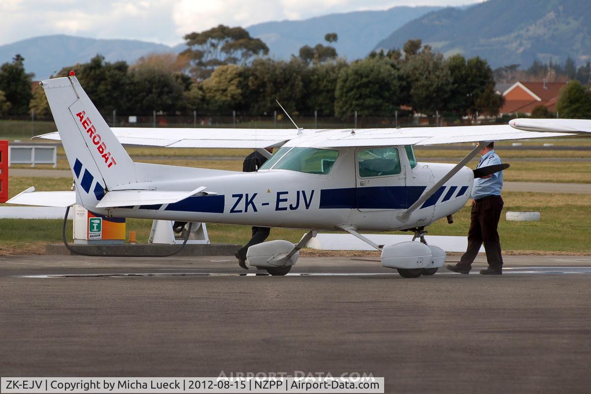 ZK-EJV, Cessna A152 Aerobat C/N A1520751, At Paraparaumu
