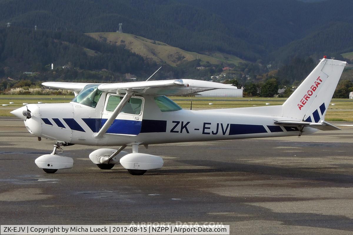 ZK-EJV, Cessna A152 Aerobat C/N A1520751, At Paraparaumu