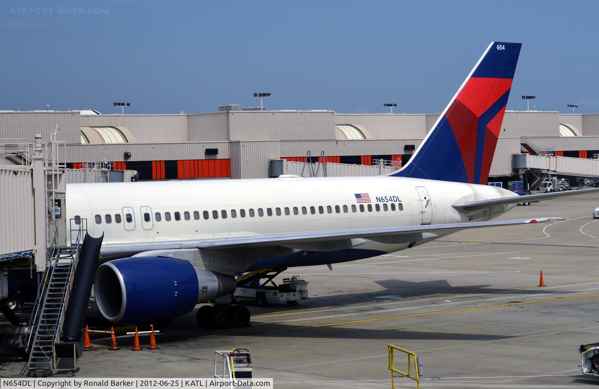 N654DL, 1990 Boeing 757-232 C/N 24394, Atlanta