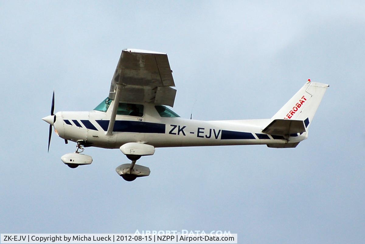 ZK-EJV, Cessna A152 Aerobat C/N A1520751, At Paraparaumu