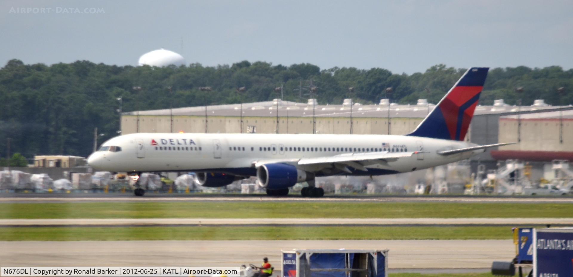 N676DL, 1992 Boeing 757-232 C/N 25981, Landing ATL