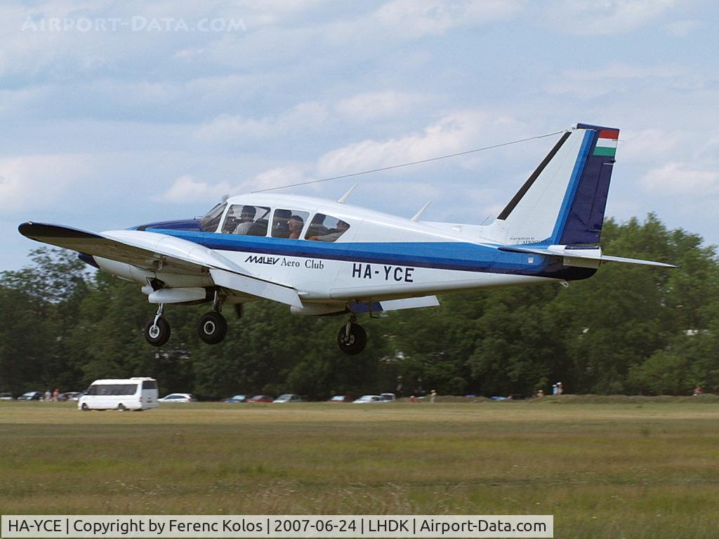 HA-YCE, Piper PA-23-250 Aztec C/N 27-7405341, Dunakeszi