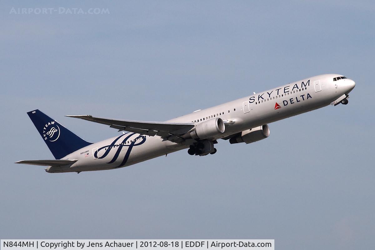 N844MH, 2002 Boeing 767-432/ER C/N 29717, Take off to ATL
