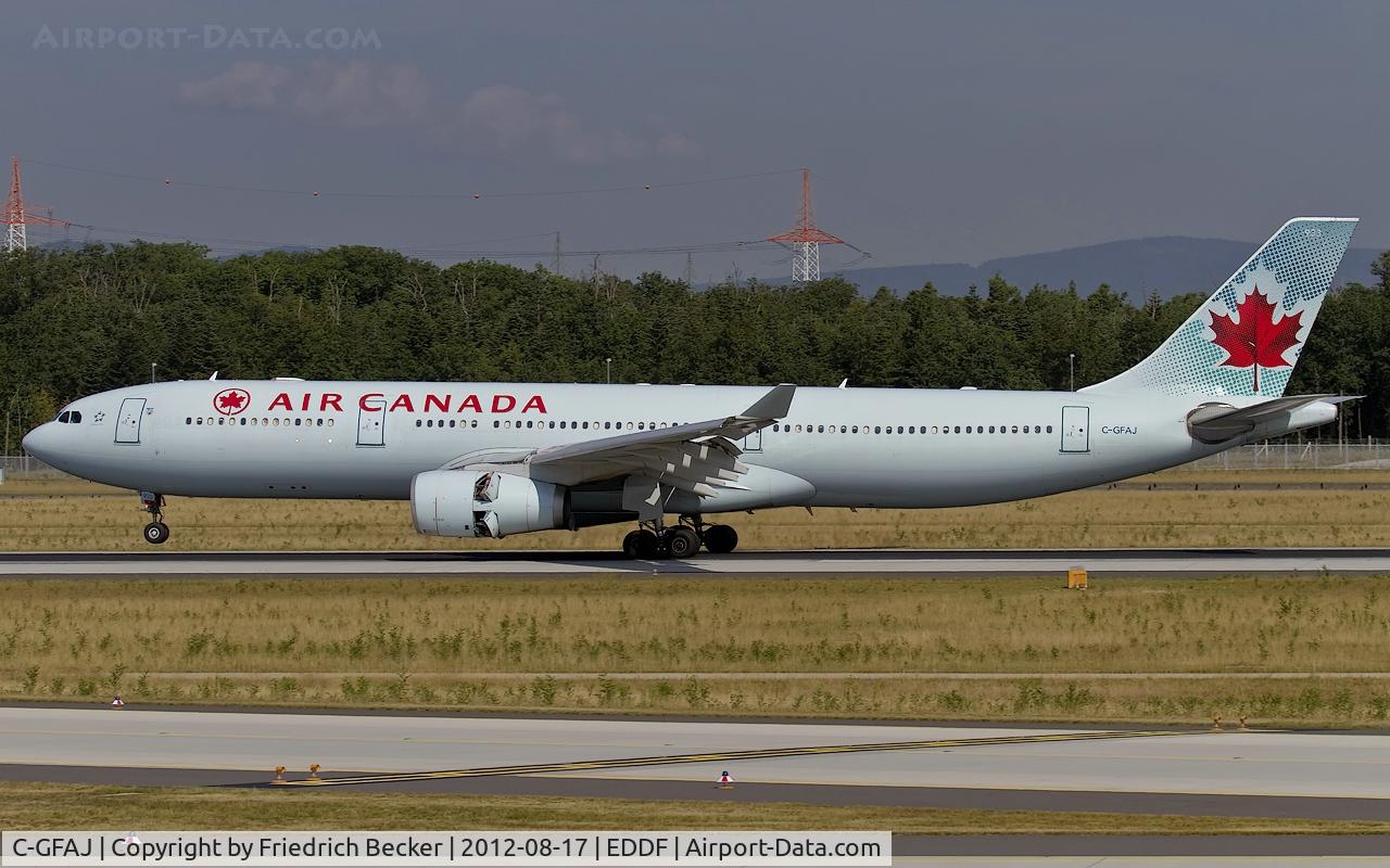 C-GFAJ, 1999 Airbus A330-343X C/N 0284, decelerating after touchdown