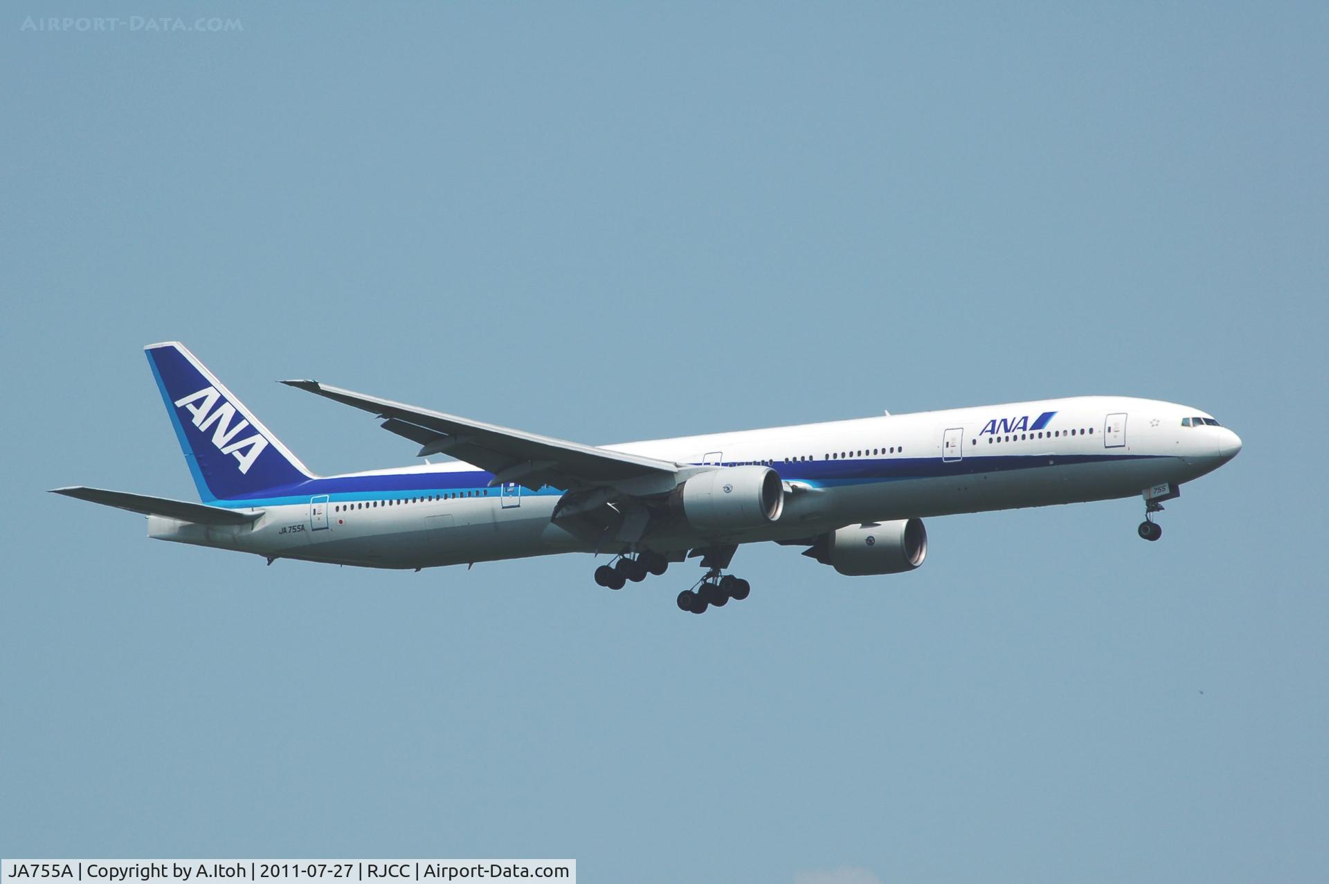 JA755A, 1999 Boeing 777-381 C/N 28275, App Rwy 19L  NewChitose