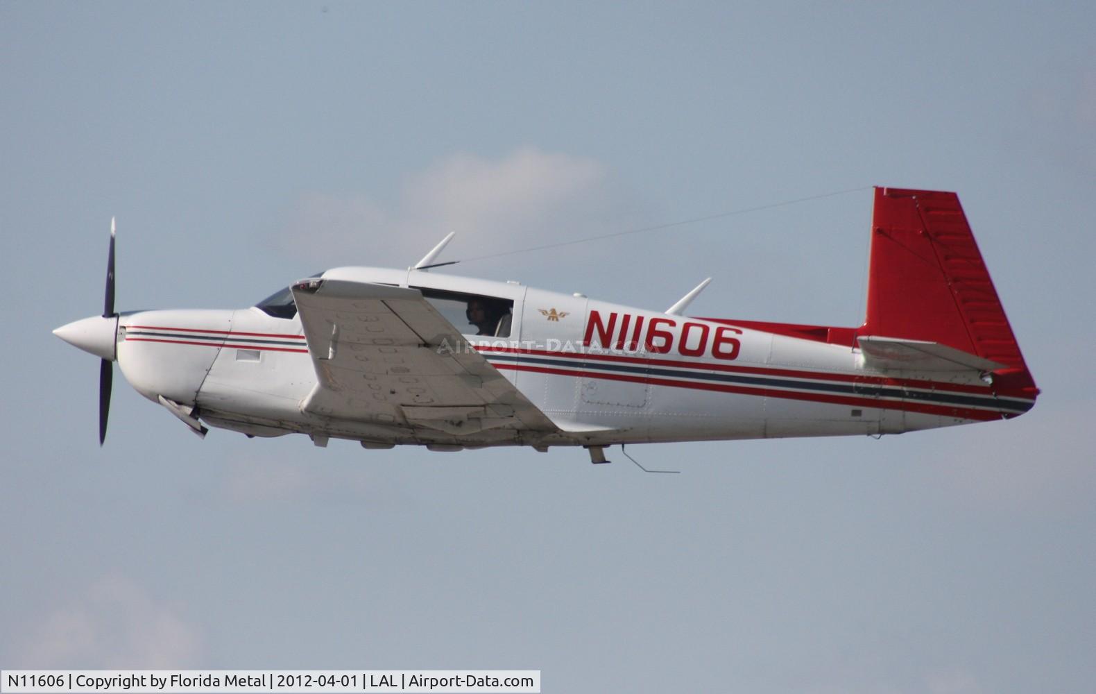 N11606, 1982 Mooney M20J 201 C/N 24-1276, Mooney M20J