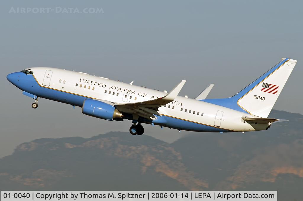 01-0040, 2000 Boeing C-40B (737-7DM BBJ) C/N 29971, United States of America 01-0040 powerful climb flight after early morning departure at PMI. Rare visitor at PMI