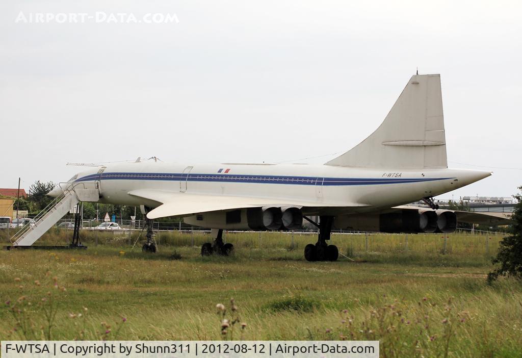 F-WTSA, 1973 Aerospatiale-BAC Concorde 101 C/N 02, Preserved at Delta Museum near Paris-Orly Airport in old Air France c/s without titles (left side)