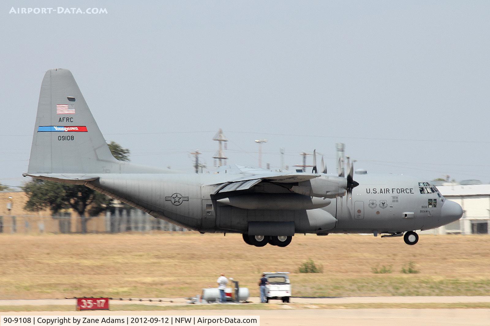 90-9108, 1990 Lockheed C-130H Hercules C/N 382-5239, Landing at NAS JRB Fort Worth