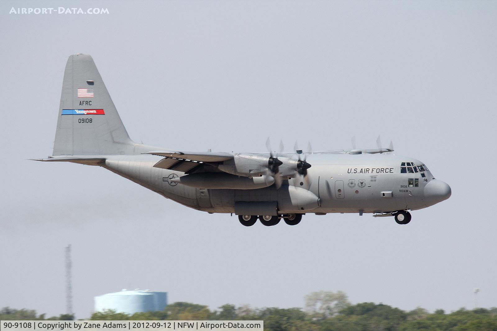 90-9108, 1990 Lockheed C-130H Hercules C/N 382-5239, Landing at NAS JRB Fort Worth
