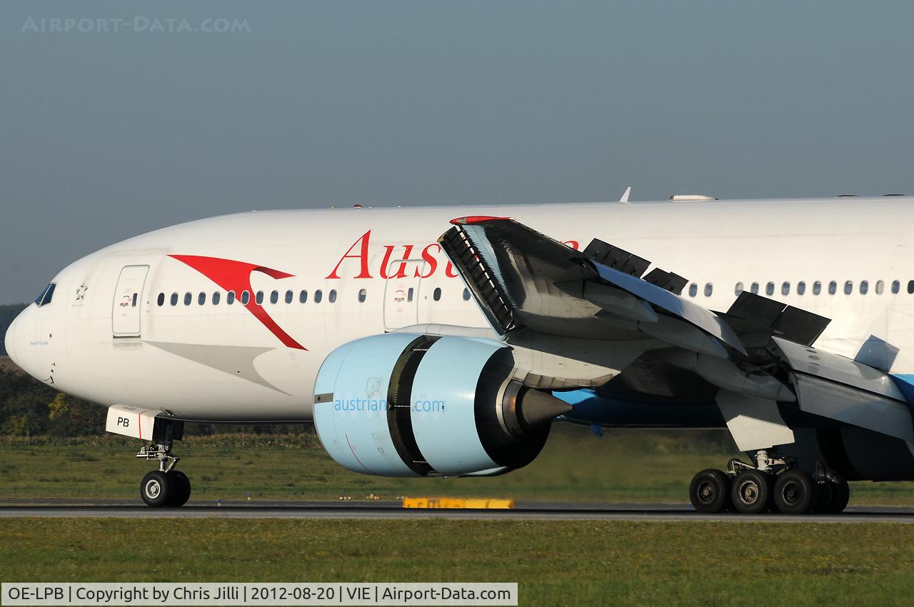 OE-LPB, 1998 Boeing 777-2Z9/ER C/N 28699, Austrian Airlines