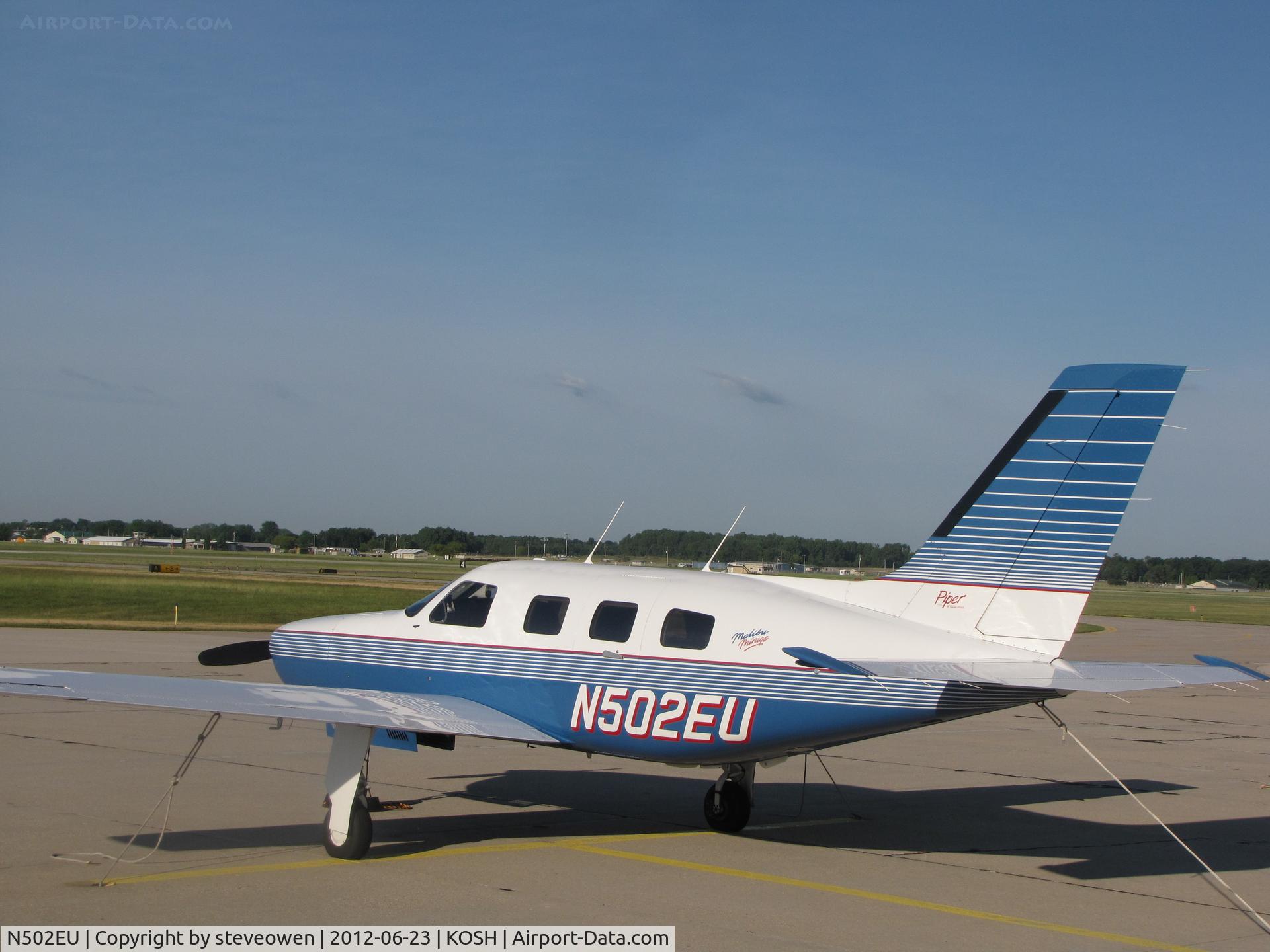 N502EU, 1995 Piper PA-46-350P Malibu Mirage C/N 4622182, Orion ramp