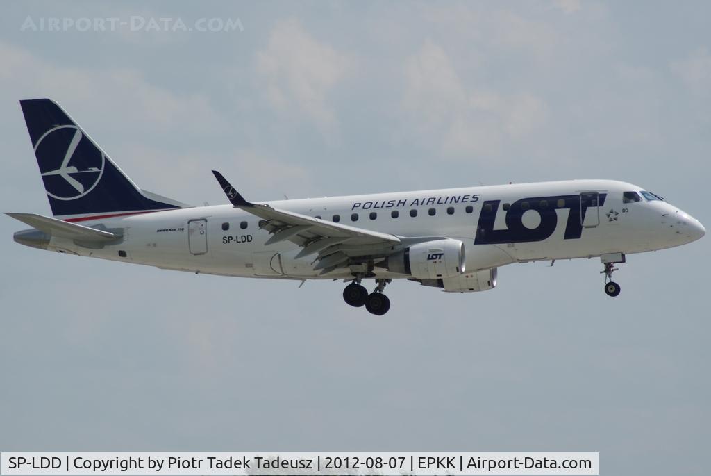 SP-LDD, 2004 Embraer 170ST (ERJ-170-100ST) C/N 17000027, Krakow Airport