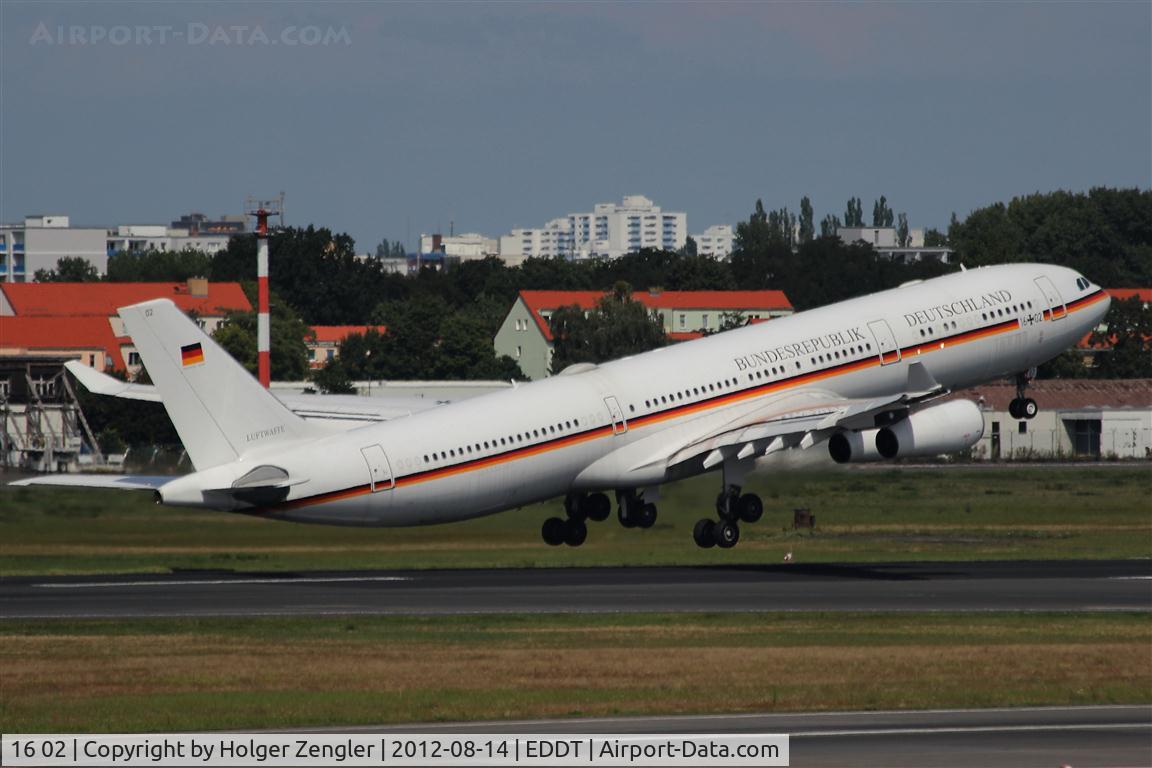 16 02, 2000 Airbus A340-313X C/N 355, German Chancellor Ms. Merkel is going for a visit to Canada......