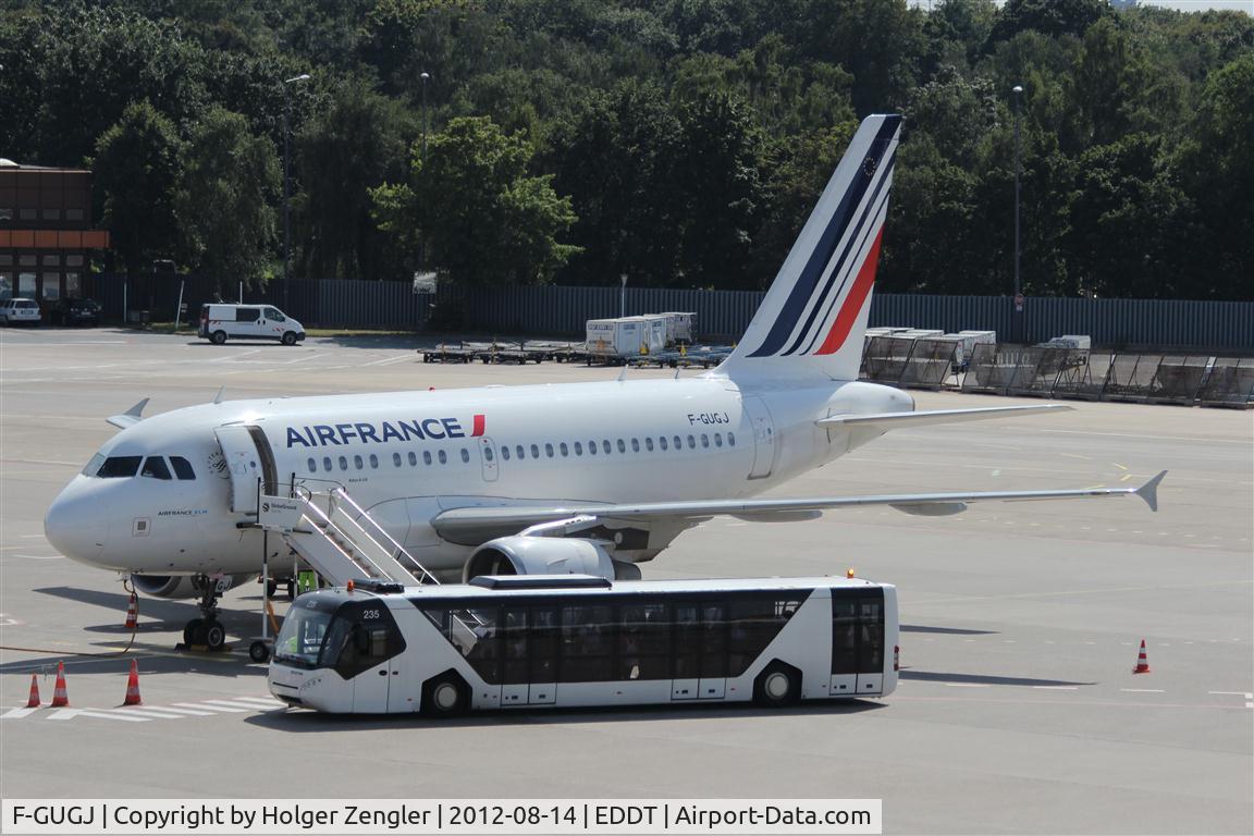 F-GUGJ, 2005 Airbus A318-111 C/N 2582, Waiting for return to CDG......