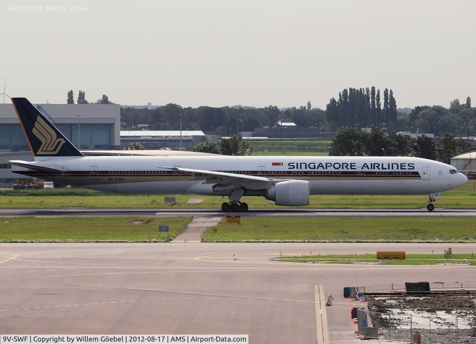 9V-SWF, 2006 Boeing 777-312/ER C/N 34571, Taxi to runway 24 of Schiphol Airport for take off.