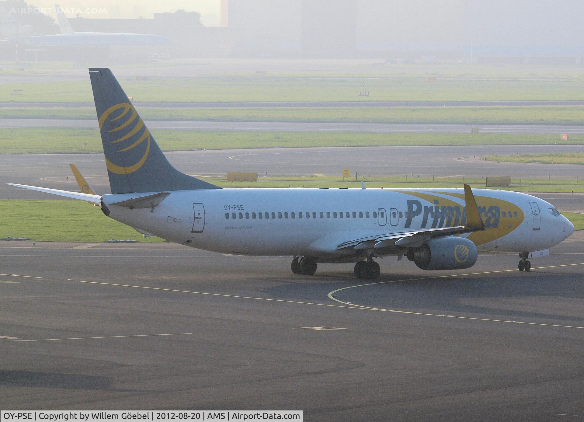 OY-PSE, 2000 Boeing 737-809 C/N 30664, Taxi to runway 24 of Schiphol Airport for take off.