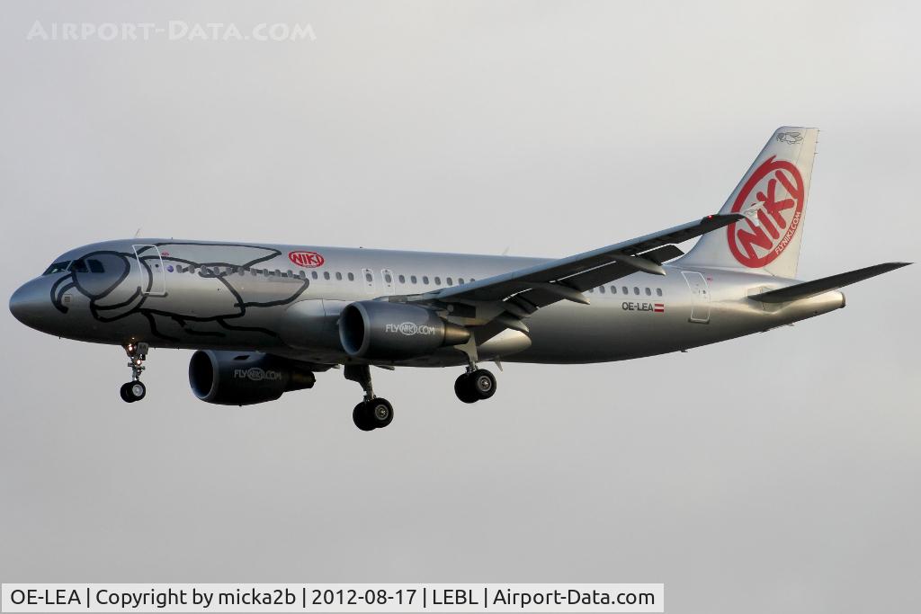 OE-LEA, 2005 Airbus A320-214 C/N 2529, Landing in 25R