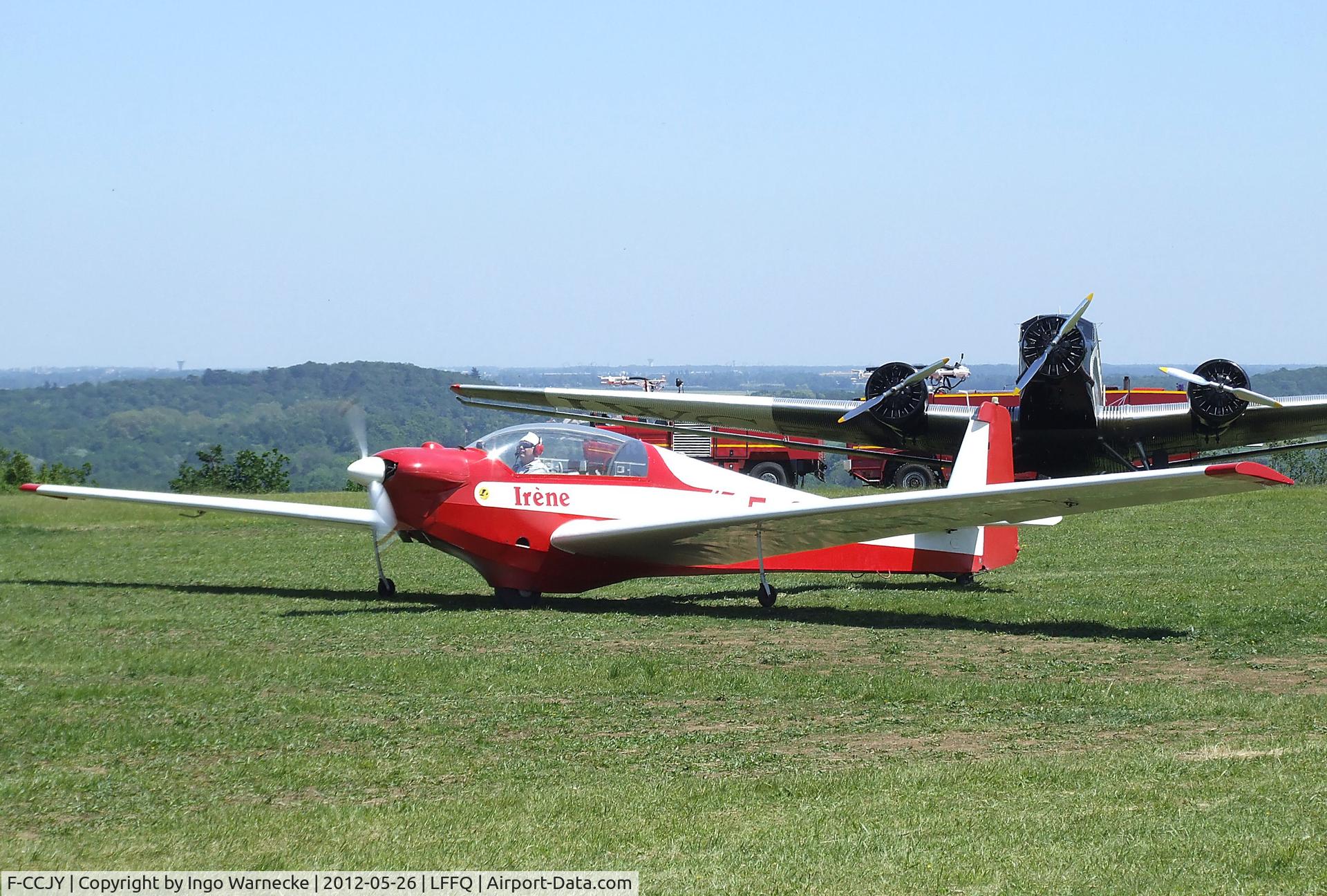 F-CCJY, 1974 Scheibe SF-28A Tandem-Falke Tandem Falke C/N 5763, Scheibe SF-28A Tandem-Falke at the Meeting Aerien 2012, La-Ferte-Alais