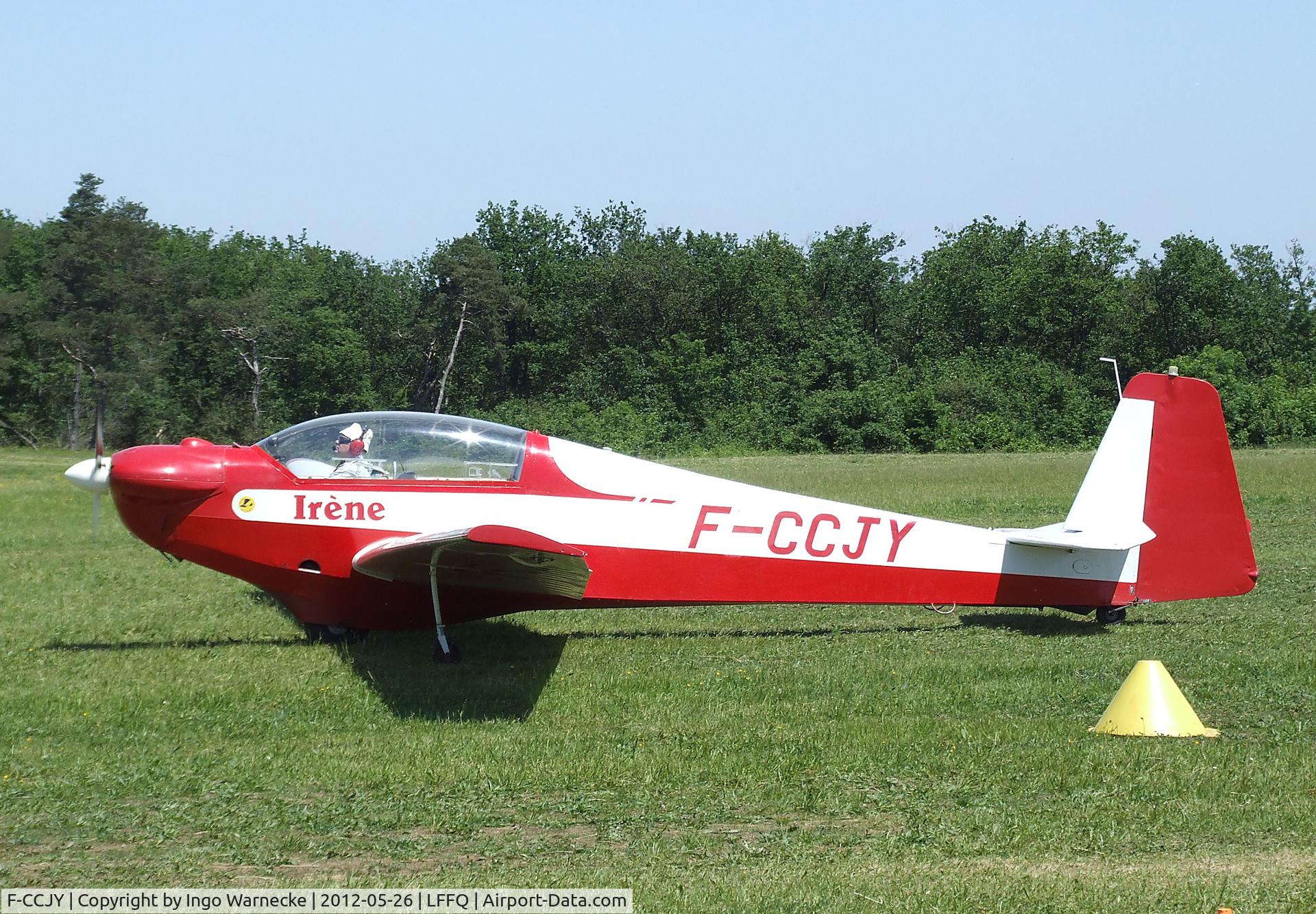 F-CCJY, 1974 Scheibe SF-28A Tandem-Falke Tandem Falke C/N 5763, Scheibe SF-28A Tandem-Falke at the Meeting Aerien 2012, La-Ferte-Alais