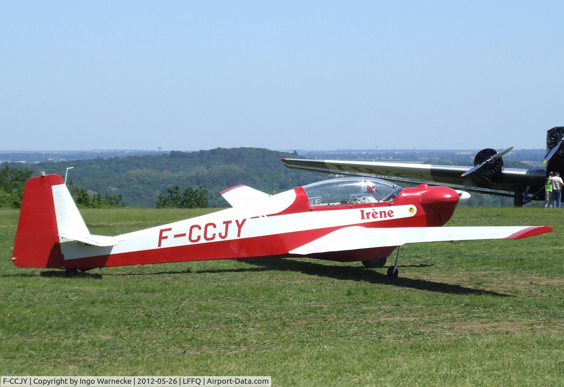 F-CCJY, 1974 Scheibe SF-28A Tandem-Falke Tandem Falke C/N 5763, Scheibe SF-28A Tandem-Falke at the Meeting Aerien 2012, La-Ferte-Alais