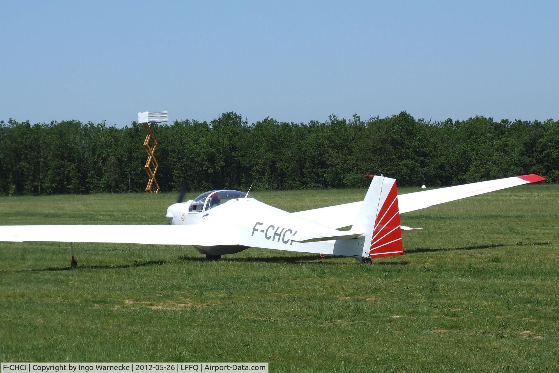 F-CHCI, Scheibe SF-25E Super Falke C/N 4329, Scheibe SF-25E Super-Falke at the Meeting Aerien 2012, La-Ferte-Alais