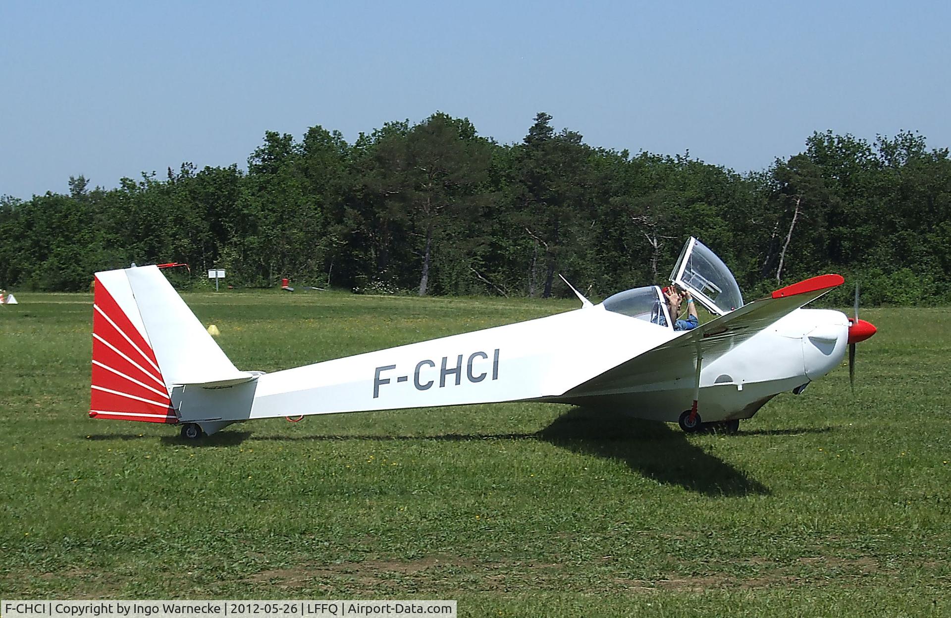 F-CHCI, Scheibe SF-25E Super Falke C/N 4329, Scheibe SF-25E Super-Falke at the Meeting Aerien 2012, La-Ferte-Alais