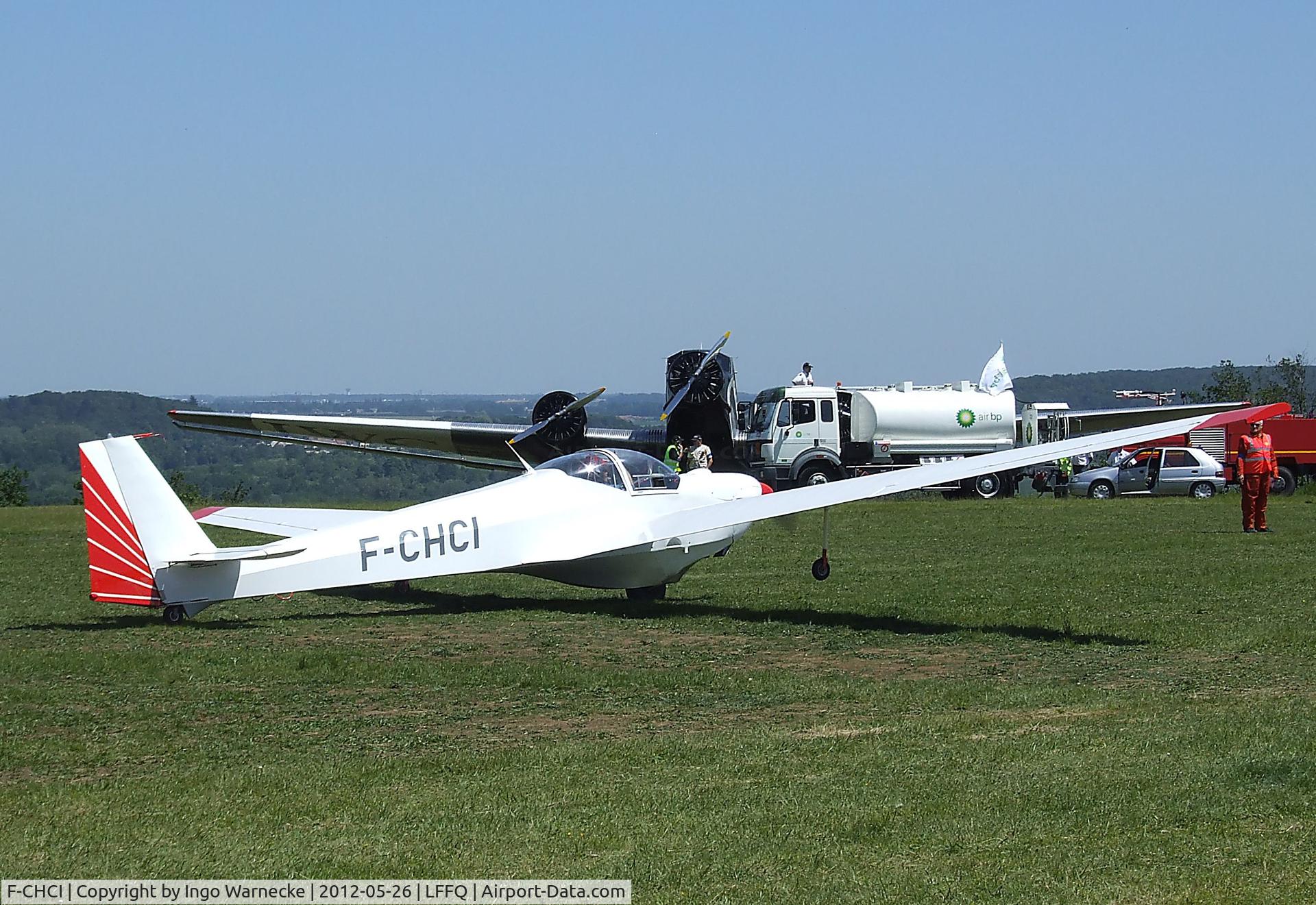 F-CHCI, Scheibe SF-25E Super Falke C/N 4329, Scheibe SF-25E Super-Falke at the Meeting Aerien 2012, La-Ferte-Alais