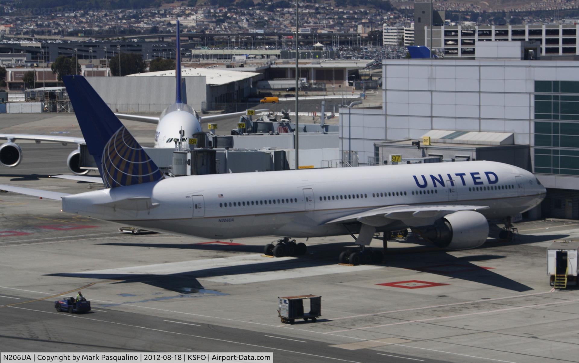 N206UA, 1999 Boeing 777-222/ER C/N 30212, Boeing 777-200