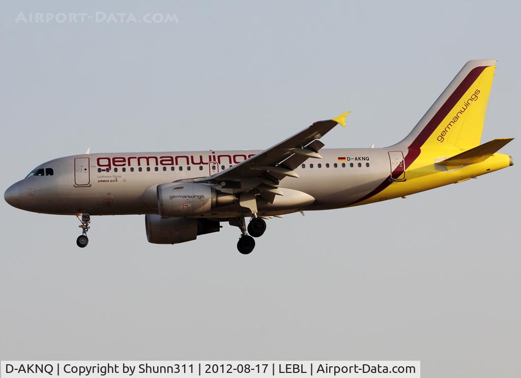 D-AKNQ, 2000 Airbus A319-112 C/N 1170, Landing rwy 25R... Additional small 'Lufthansa Group' titles