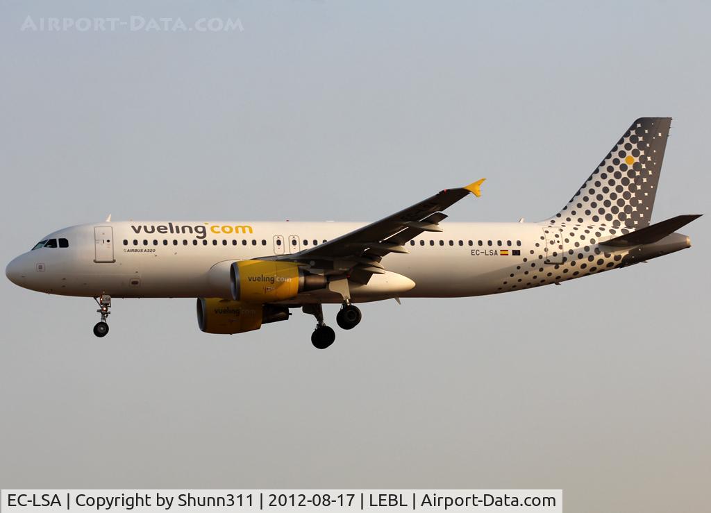 EC-LSA, 2009 Airbus A320-214 C/N 4128, Landing rwy 25R