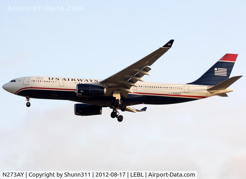 N273AY, 2000 Airbus A330-323 C/N 337, Landing rwy 25R