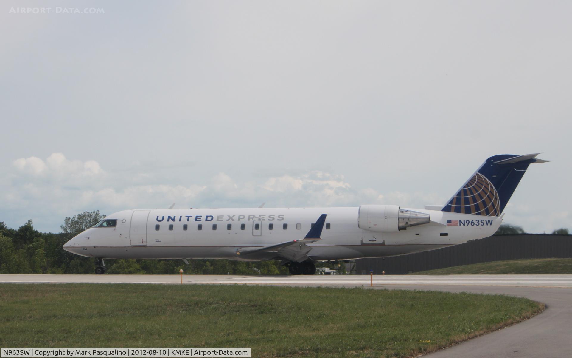 N963SW, 2003 Bombardier CRJ-200LR (CL-600-2B19) C/N 7865, CL-600-2B19