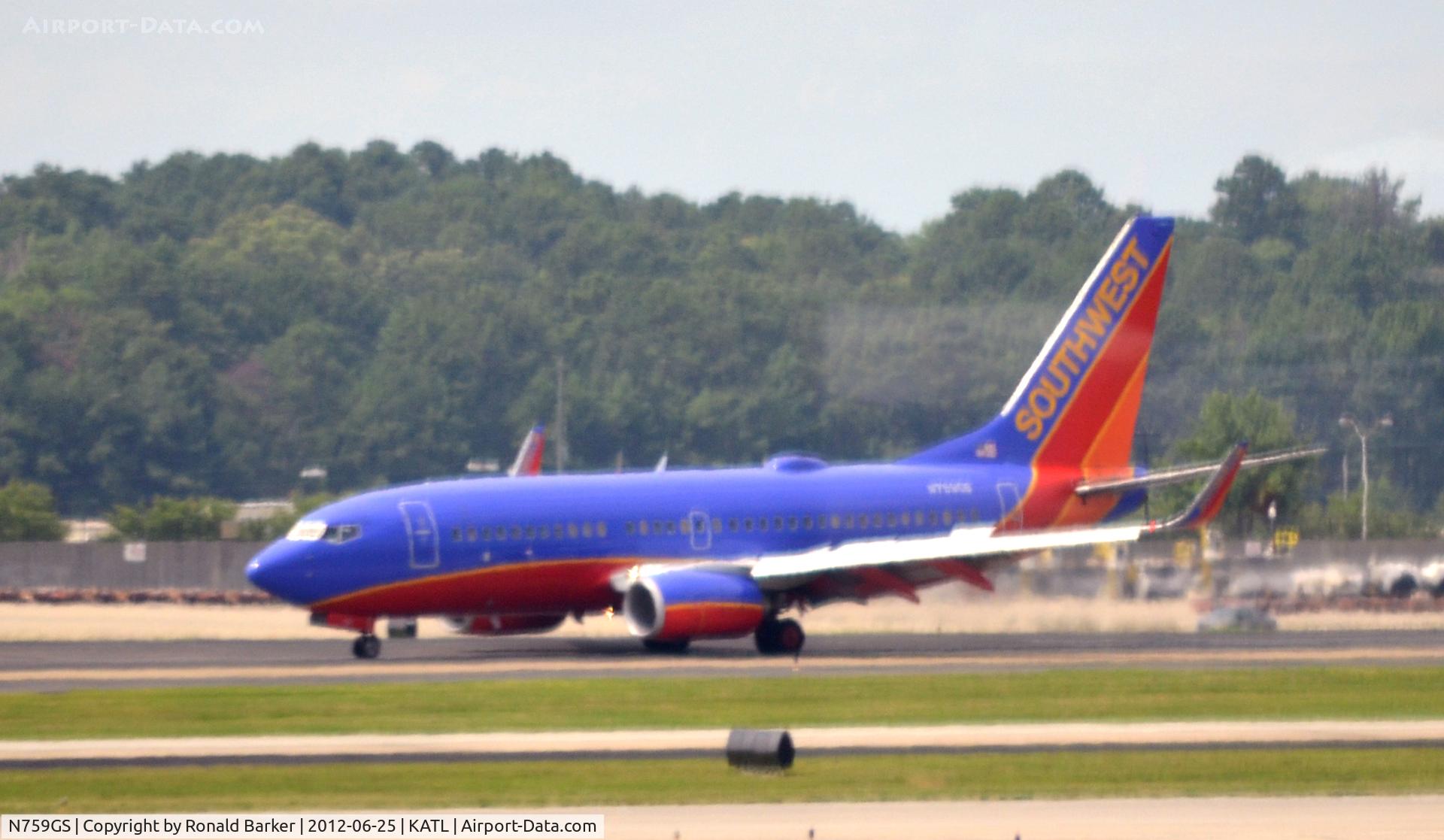 N759GS, 1999 Boeing 737-7H4 C/N 30544, Land ATL