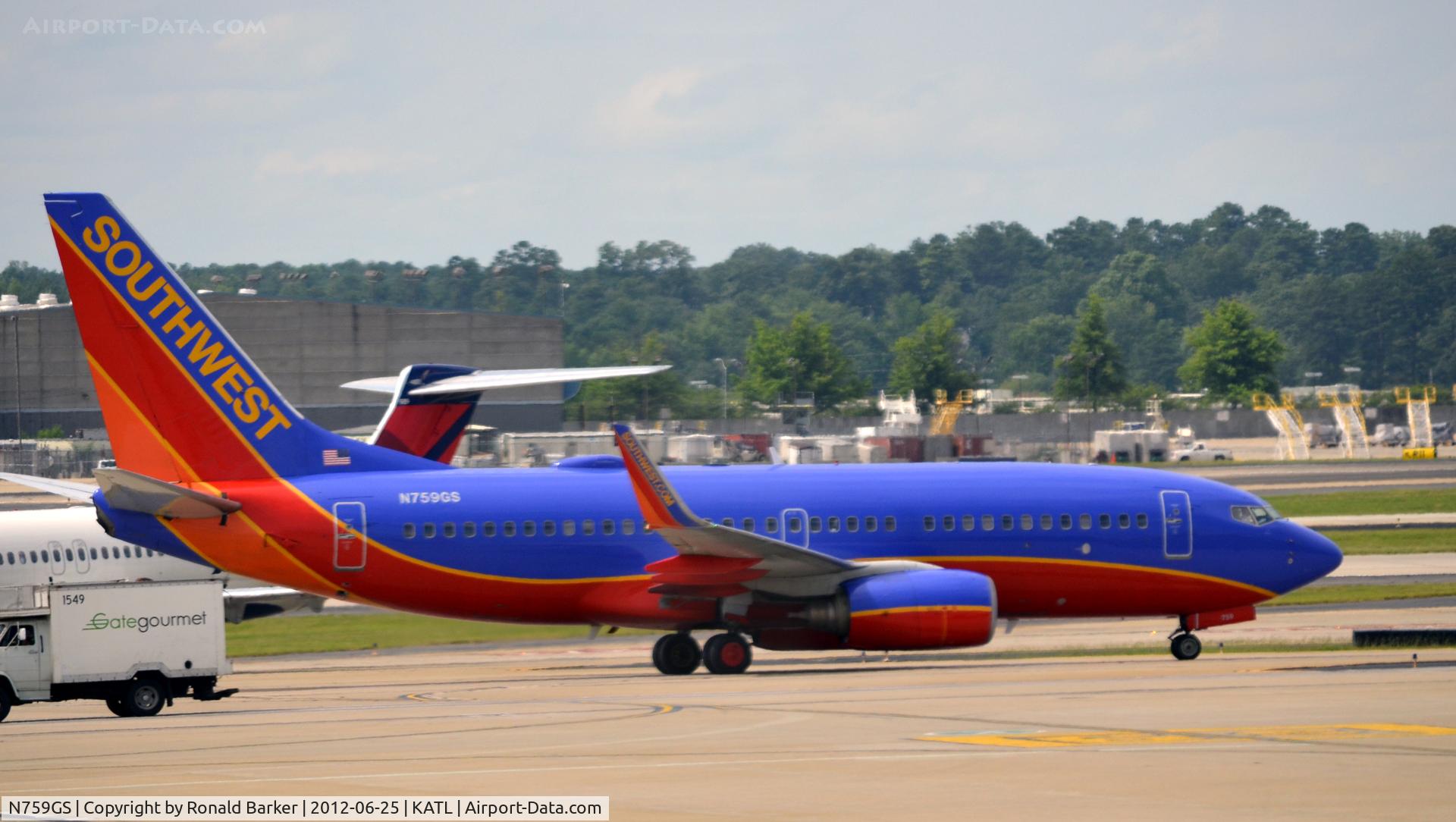 N759GS, 1999 Boeing 737-7H4 C/N 30544, Taxi ATL