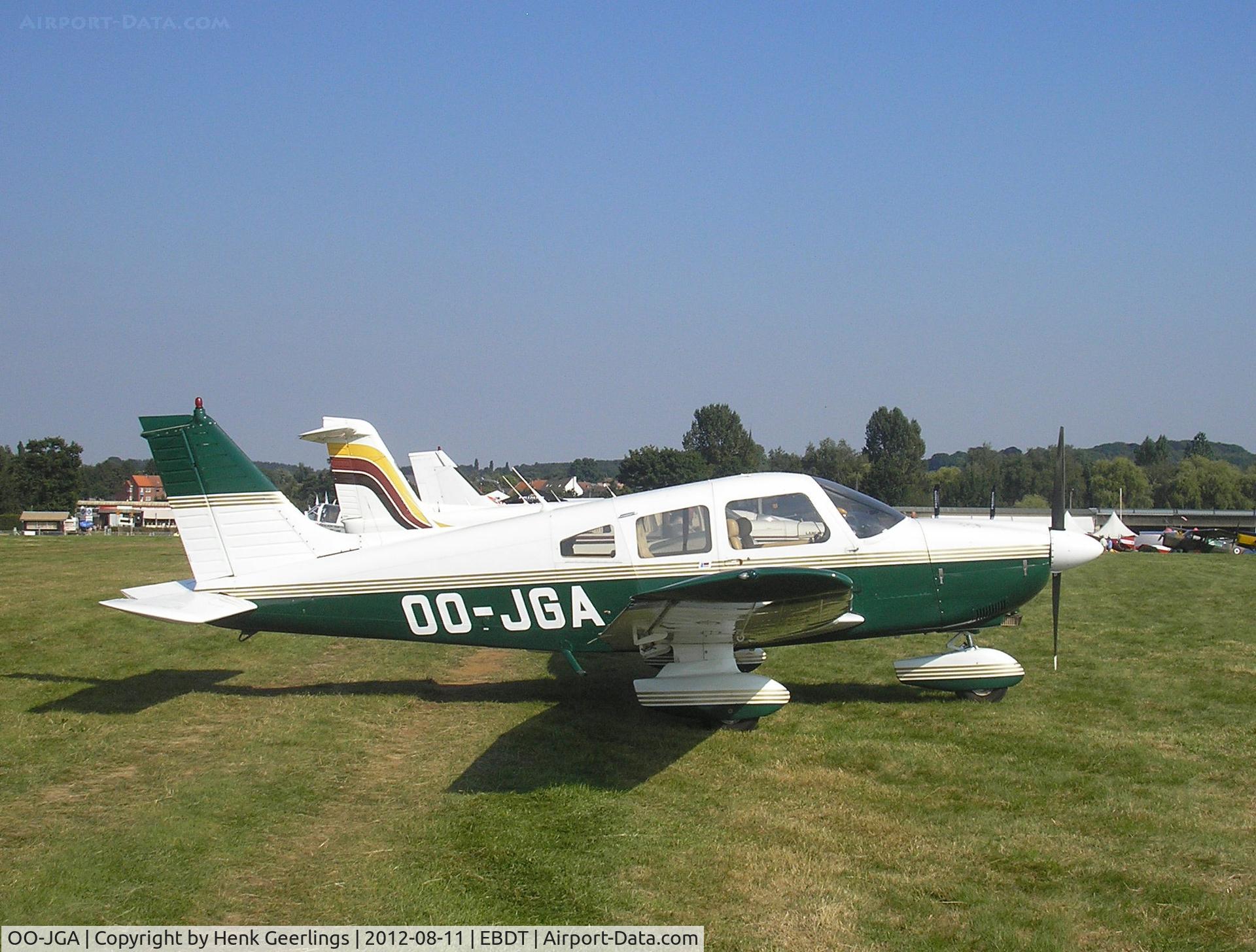 OO-JGA, Piper PA-28-181 C/N 288090313, Schaffen Diest Oldtimer Airshow